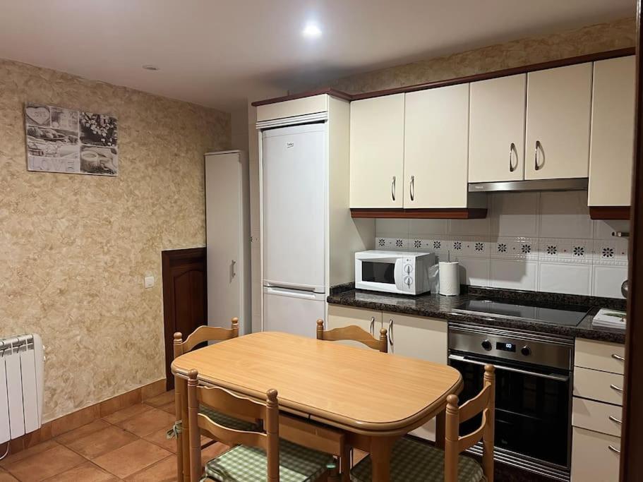 Casa Con Terraza En El Casco Villa Betanzos Bagian luar foto