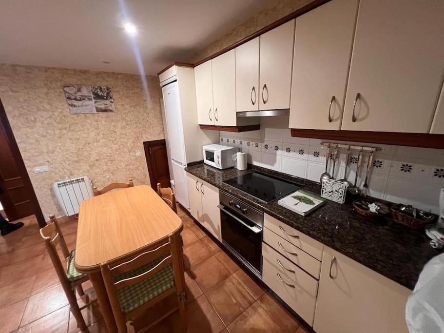 Casa Con Terraza En El Casco Villa Betanzos Bagian luar foto